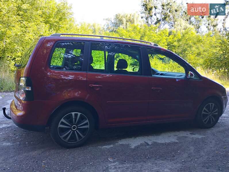 Мінівен Volkswagen Touran 2006 в Івано-Франківську
