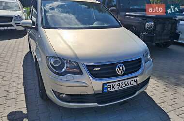 Минивэн Volkswagen Touran 2010 в Хмельницком