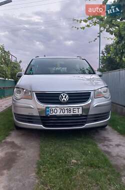 Минивэн Volkswagen Touran 2007 в Борщеве