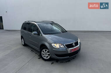 Минивэн Volkswagen Touran 2007 в Луцке