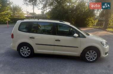 Мінівен Volkswagen Touran 2011 в Києві