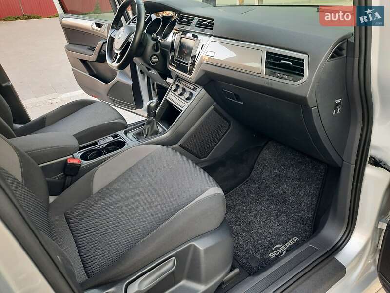 Микровэн Volkswagen Touran 2016 в Виннице