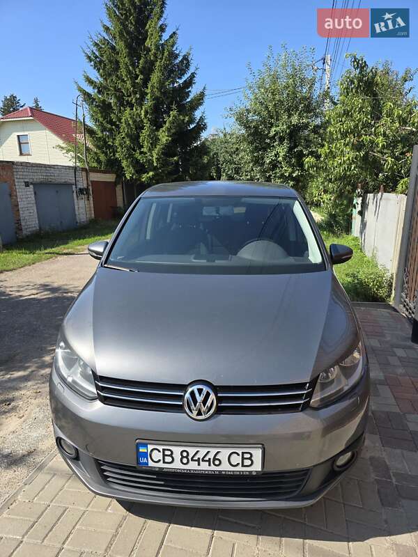 Volkswagen Touran 2012
