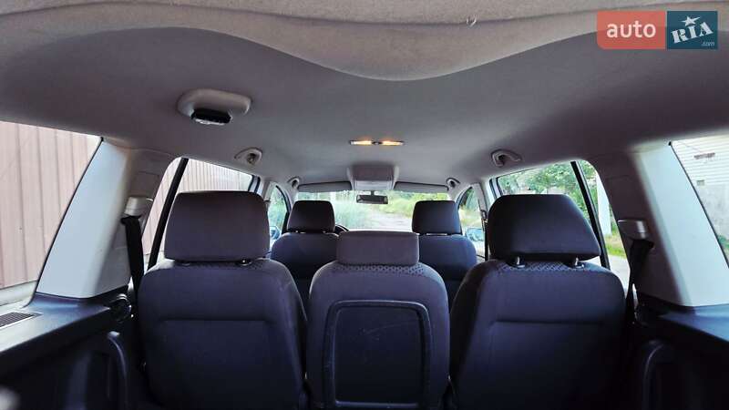 Минивэн Volkswagen Touran 2006 в Полтаве