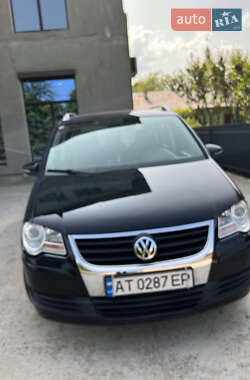 Універсал Volkswagen Touran 2009 в Долині