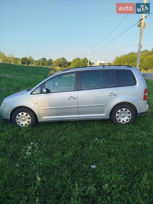 Минивэн Volkswagen Touran 2004 в Гайсине