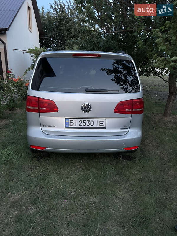 Минивэн Volkswagen Touran 2011 в Градижске фото 8 Минивэн Volkswagen Touran 2011 в Градижске