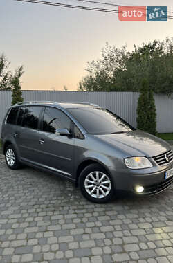 Минивэн Volkswagen Touran 2004 в Ивано-Франковске
