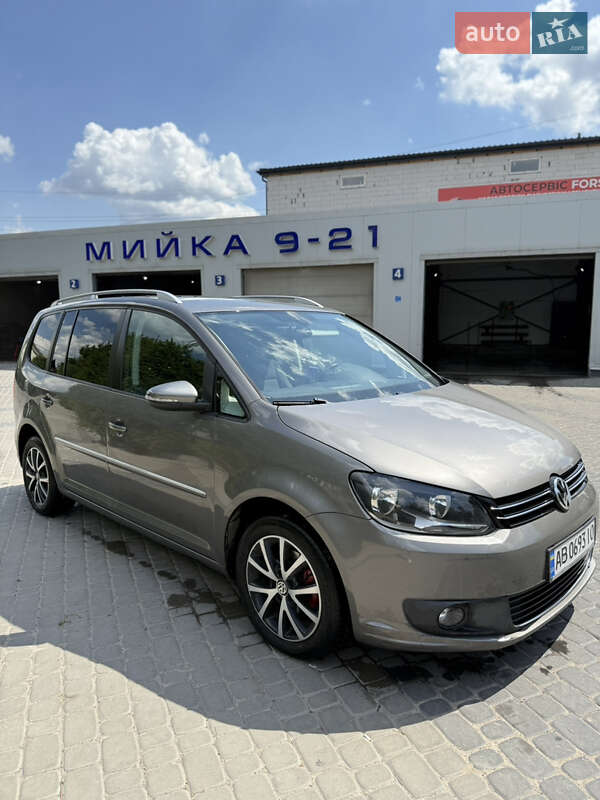 Мінівен Volkswagen Touran 2010 в Вінниці