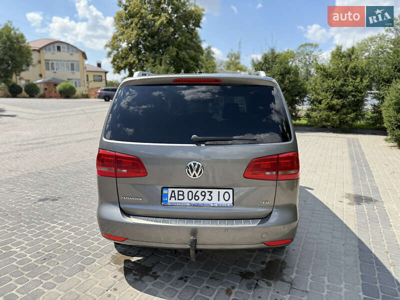 Мінівен Volkswagen Touran 2010 в Вінниці
