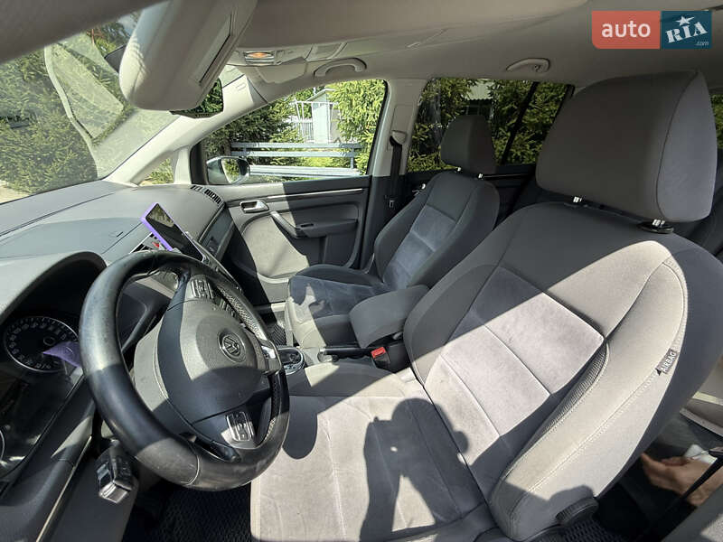 Мінівен Volkswagen Touran 2010 в Вінниці