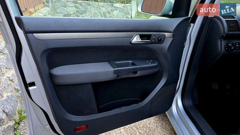 Минивэн Volkswagen Touran 2007 в Полтаве