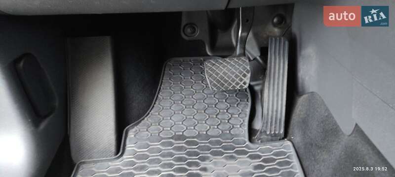 Минивэн Volkswagen Touran 2010 в Луцке