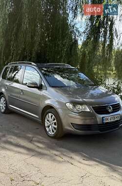 Мінівен Volkswagen Touran 2009 в Рівному