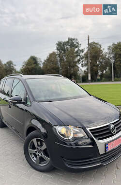 Мінівен Volkswagen Touran 2010 в Житомирі