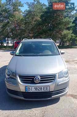 Мінівен Volkswagen Touran 2009 в Кременчуці