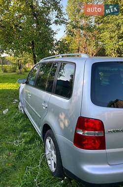 Минивэн Volkswagen Touran 2006 в Меденичах