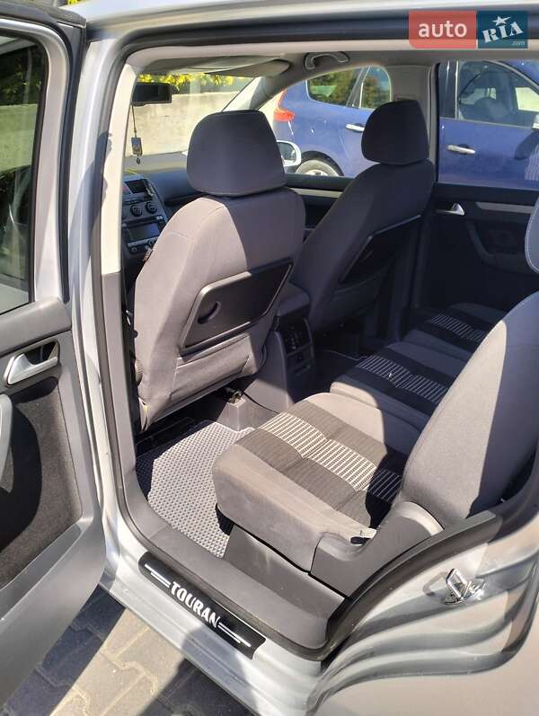 Минивэн Volkswagen Touran 2009 в Ровно фото 5 Минивэн Volkswagen Touran 2009 в Ровно