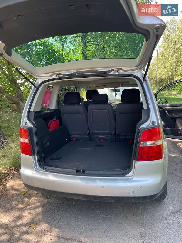 Минивэн Volkswagen Touran 2004 в Бершади