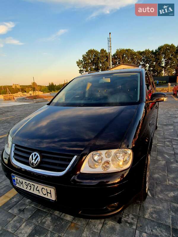 Минивэн Volkswagen Touran 2006 в Звягеле