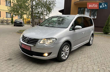 Мінівен Volkswagen Touran 2009 в Луцьку