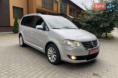 Мінівен Volkswagen Touran 2009 в Луцьку