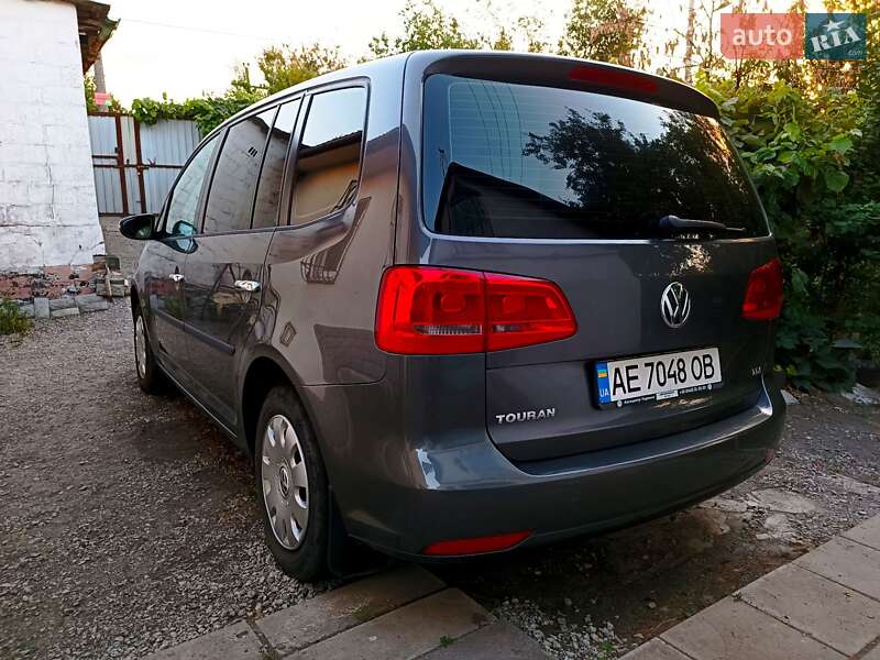 Минивэн Volkswagen Touran 2010 в Бершади