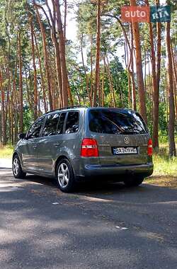 Минивэн Volkswagen Touran 2004 в Александровке