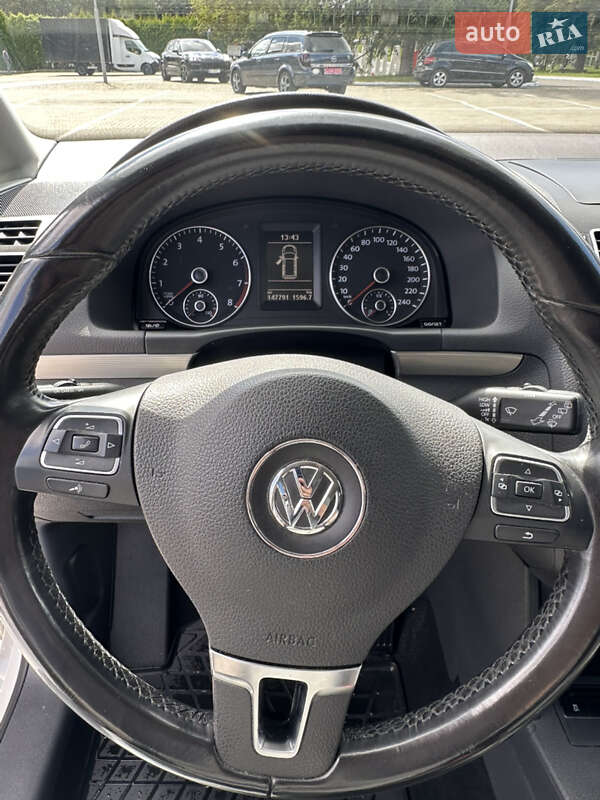 Минивэн Volkswagen Touran 2013 в Луцке