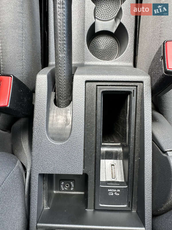 Минивэн Volkswagen Touran 2013 в Луцке