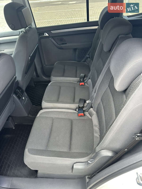 Минивэн Volkswagen Touran 2013 в Луцке