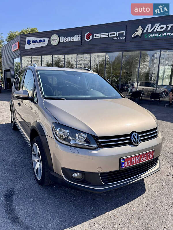 Volkswagen Touran 2012 Volkswagen Touran 2012