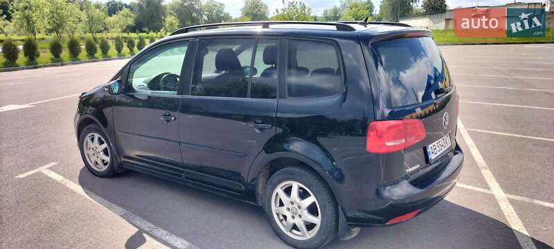 Минивэн Volkswagen Touran 2011 в Хмельнике