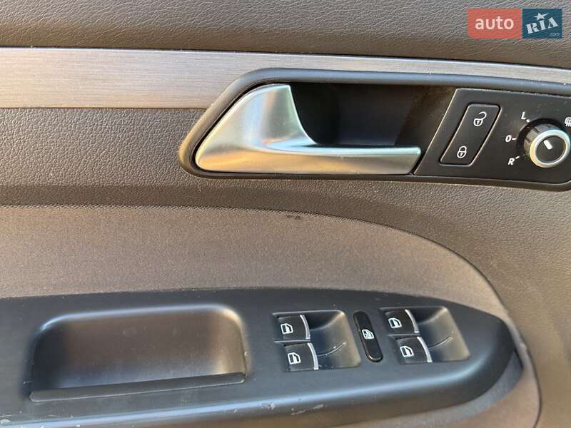 Минивэн Volkswagen Touran 2011 в Броварах фото 10 Минивэн Volkswagen Touran 2011 в Броварах