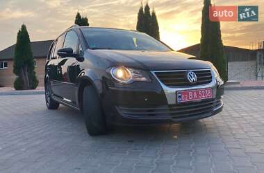 Минивэн Volkswagen Touran 2010 в Виннице