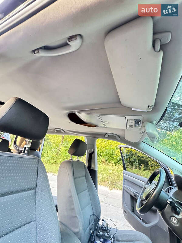 Минивэн Volkswagen Touran 2003 в Киеве фото 11 Минивэн Volkswagen Touran 2003 в Киеве