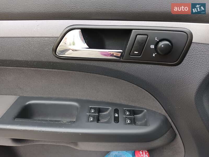 Мінівен Volkswagen Touran 2006 в Бердичеві фото 14 Мінівен Volkswagen Touran 2006 в Бердичеві