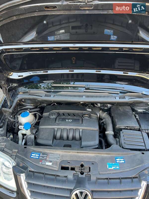 Мінівен Volkswagen Touran 2003 в Хоролі