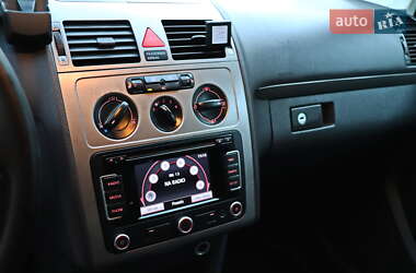 Минивэн Volkswagen Touran 2009 в 