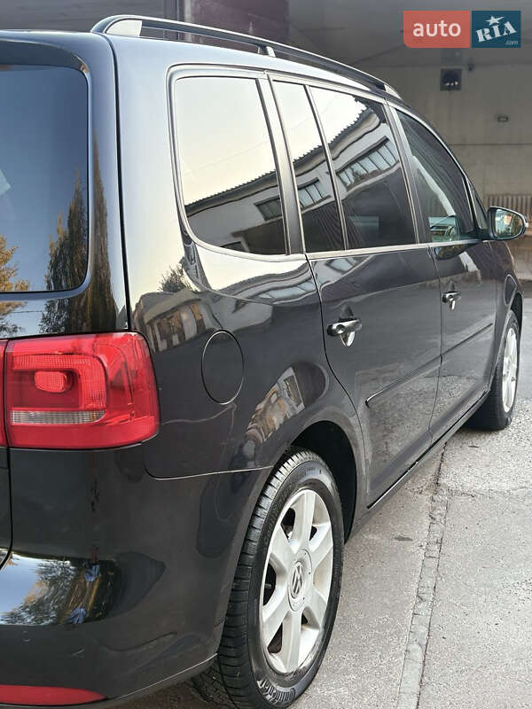 Минивэн Volkswagen Touran 2010 в Киеве фото 6 Минивэн Volkswagen Touran 2010 в Киеве