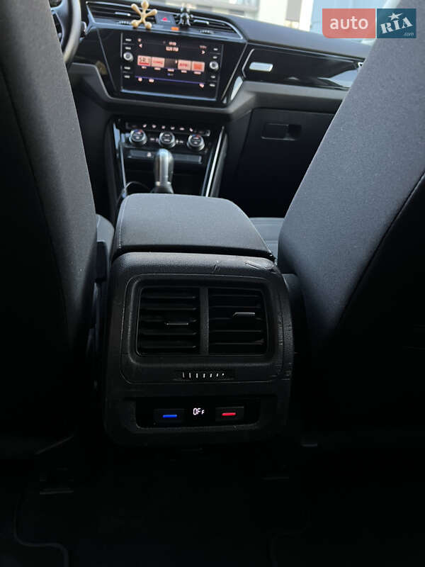 Микровэн Volkswagen Touran 2017 в Ужгороде фото 15 Микровэн Volkswagen Touran 2017 в Ужгороде