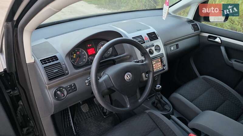 Минивэн Volkswagen Touran 2009 в Днепре