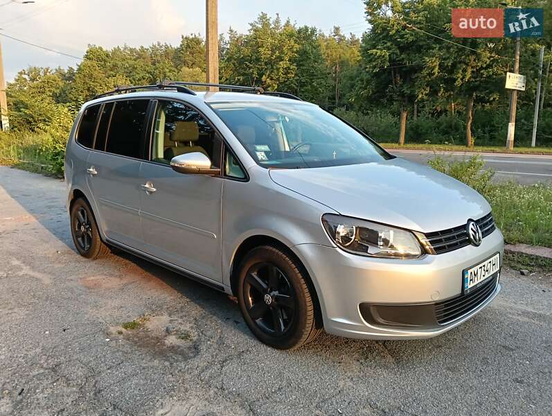 Минивэн Volkswagen Touran 2014 в Житомире
