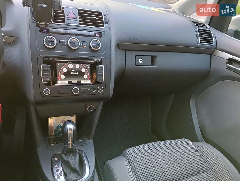 Минивэн Volkswagen Touran 2014 в Житомире