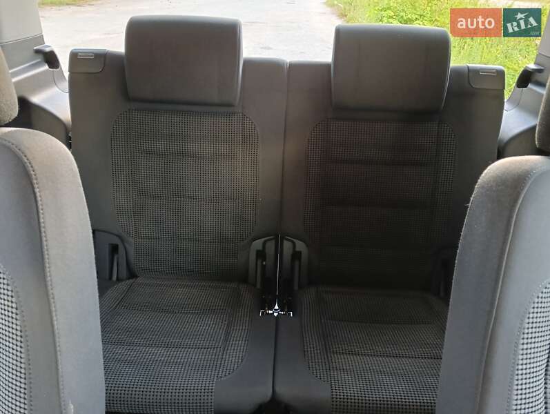 Минивэн Volkswagen Touran 2014 в Житомире