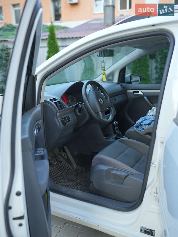 Минивэн Volkswagen Touran 2009 в Ивано-Франковске