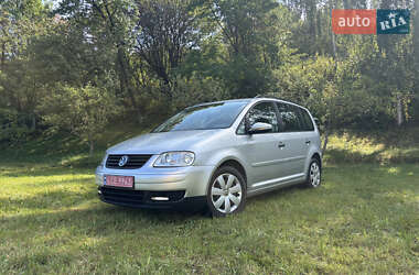 Минивэн Volkswagen Touran 2006 в Надворной