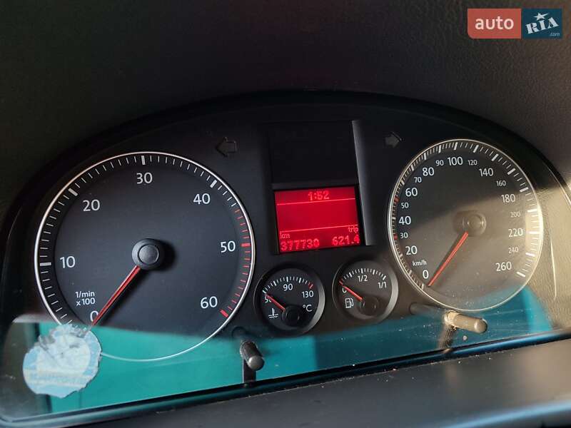 Минивэн Volkswagen Touran 2004 в Львове