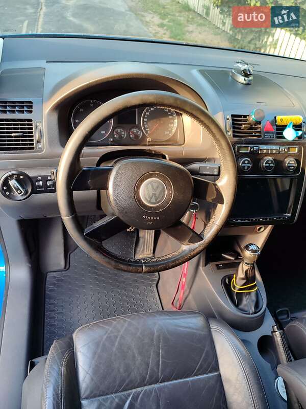 Минивэн Volkswagen Touran 2004 в Львове