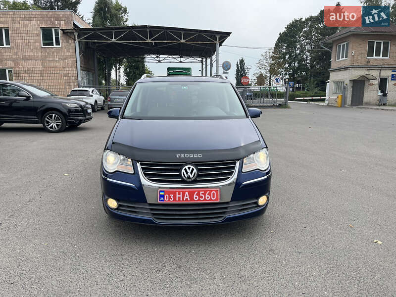 Минивэн Volkswagen Touran 2008 в Луцке